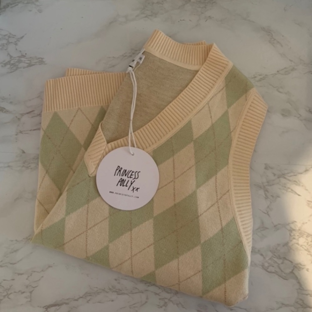 NWT Princess Polly Sweater Vest 💚 Perfect condition. Label size L/XL.